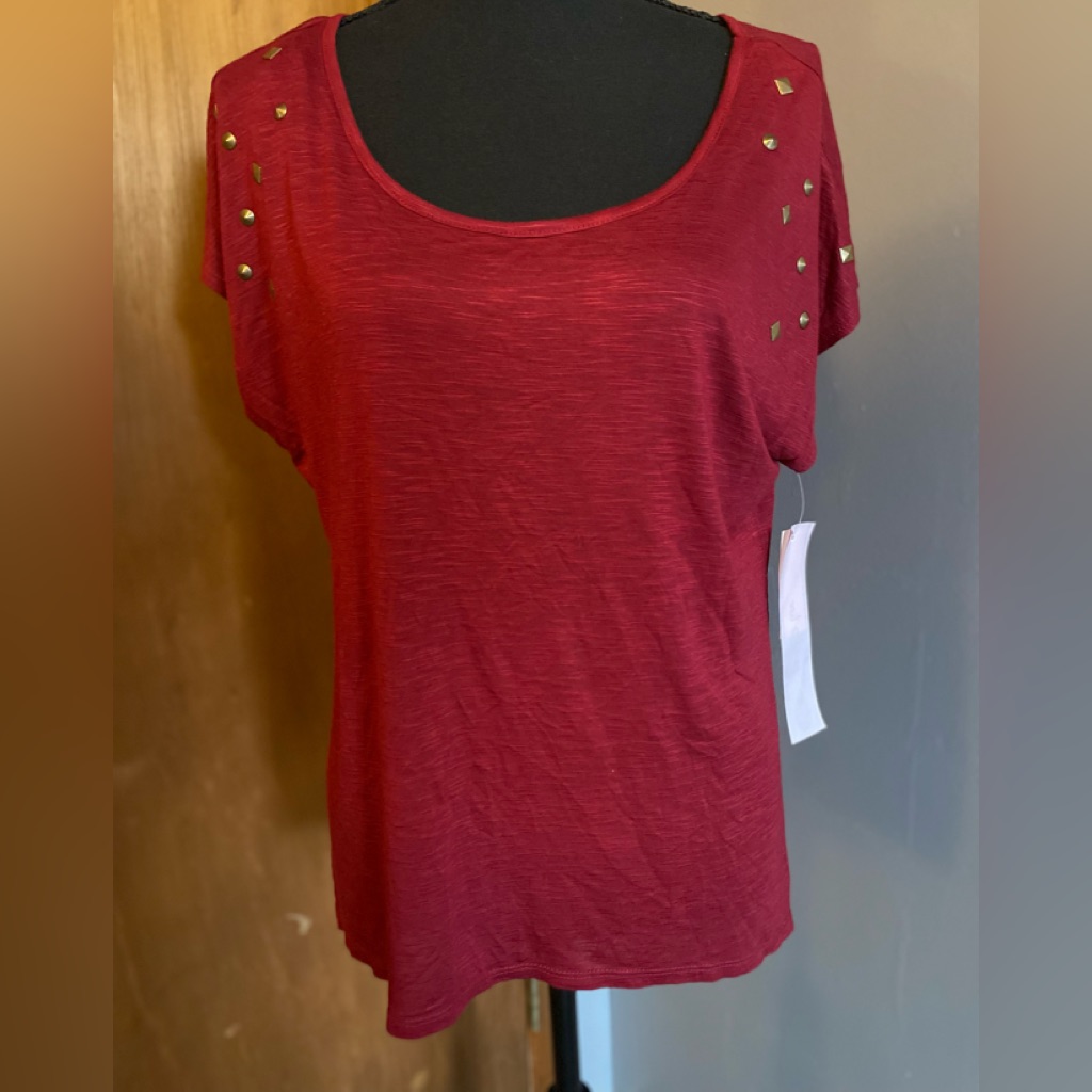 New! Pretty Red Top With Lace Back